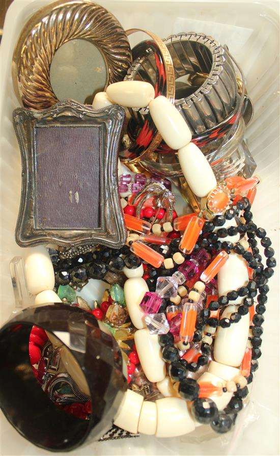 Mixed costume jewellery, watches, etc